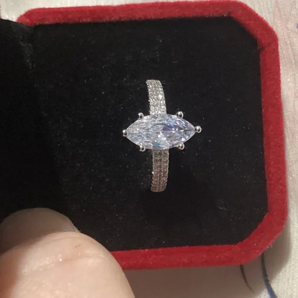 💍Sterling Silver Marquis Cut Solitaire Cz Diamond 3C TCW Ring - Picture 7 of 13